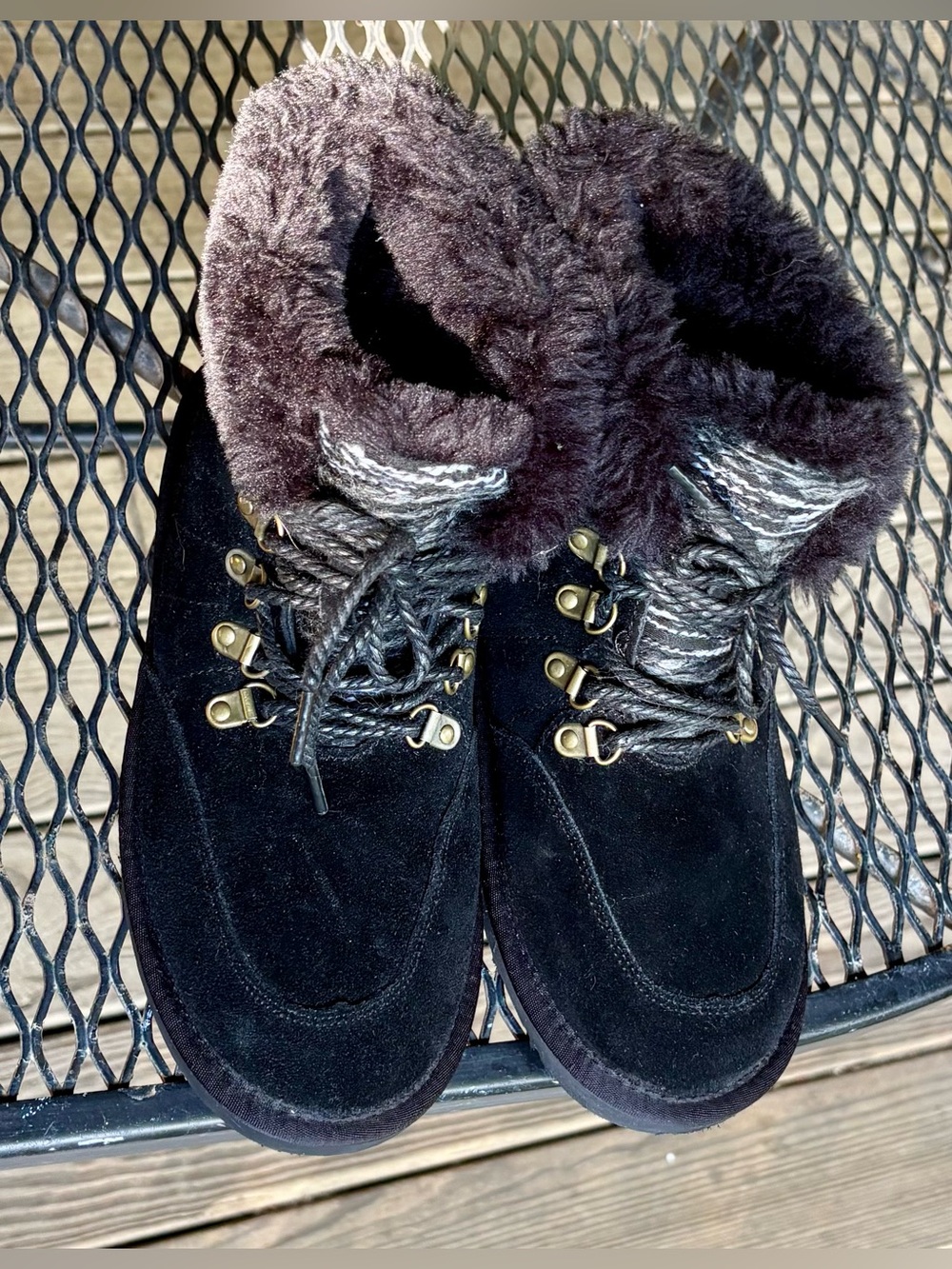 LAMO "Linden" Water and Stain Resistant Black Suede Lace-Up Boots Women’s 7.5M